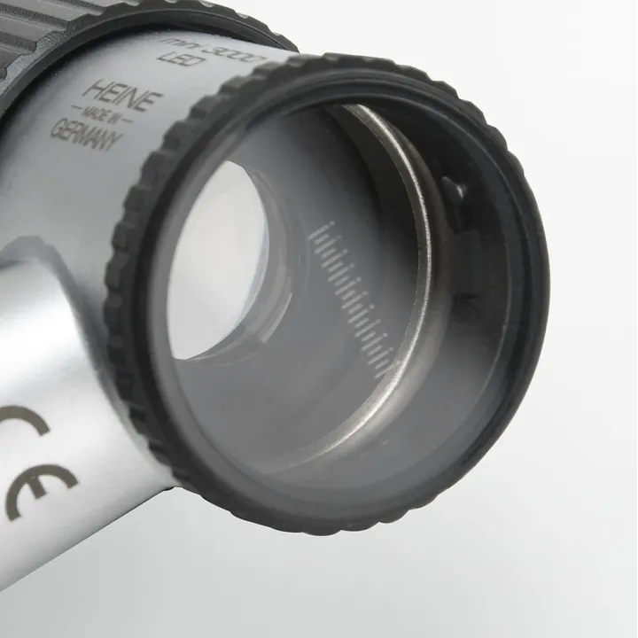 Dermatoscopio HEINE mini 3000 LED con escala