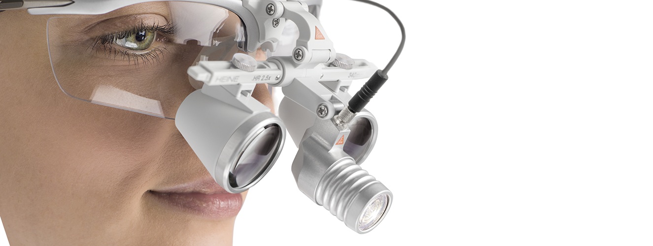 HEINE LoupeLight2 sets con lupas binoculares HR y HRP